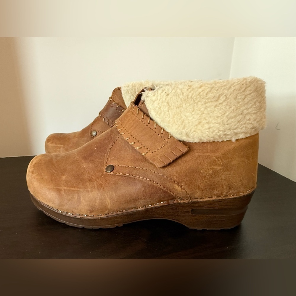 Sanita Brown Shearling-Lined Women's Clogs/booties size 38
